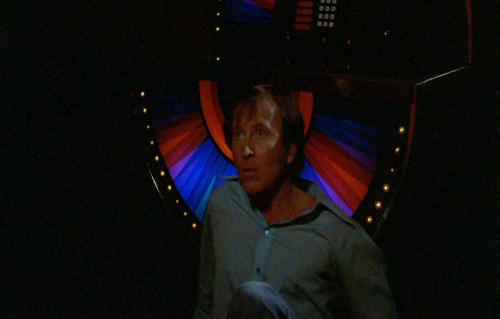 Ralph, bar, juke pinballspotting - Runaway Nightmare 03